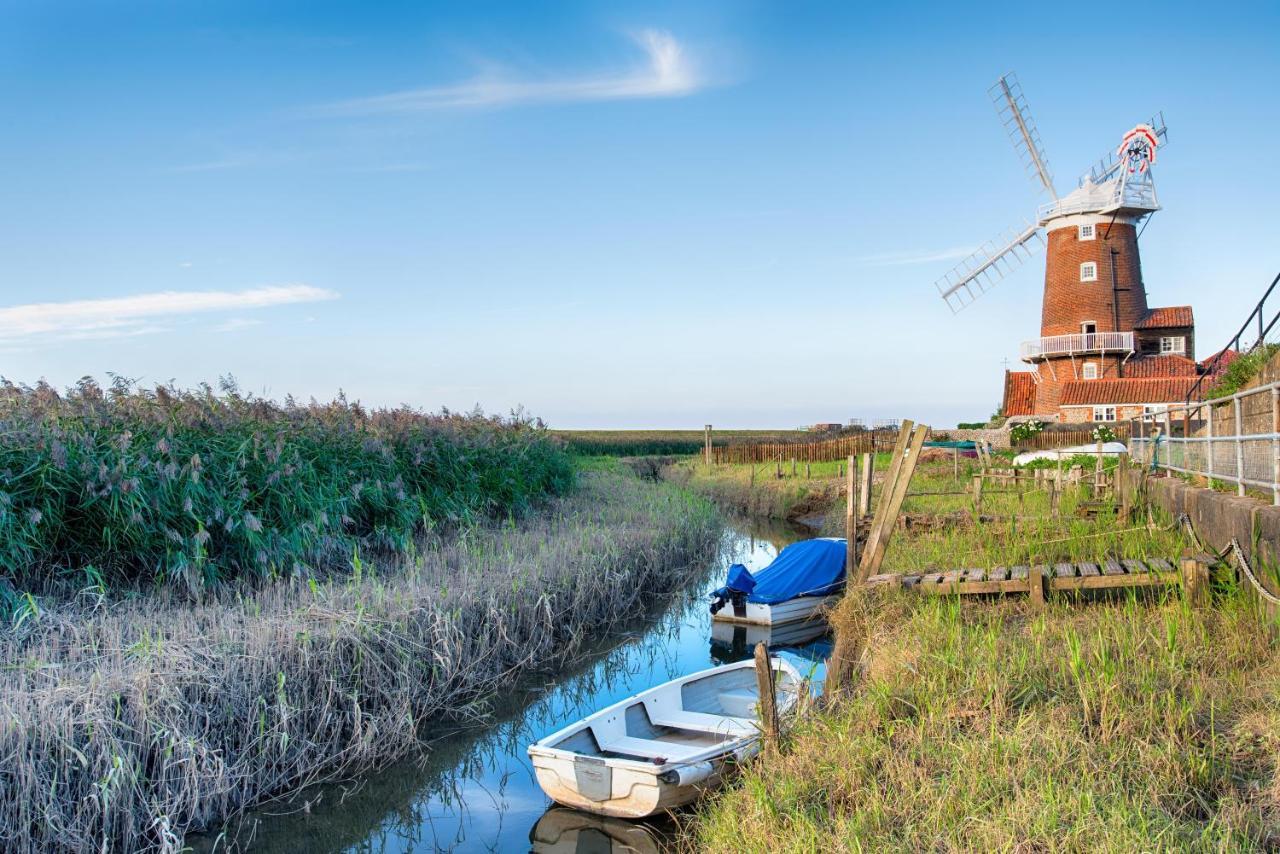 Great Dog Friendly Caravan To Hire With Field Views In Norfolk Ref 10132B Belton with Browston Exterior photo