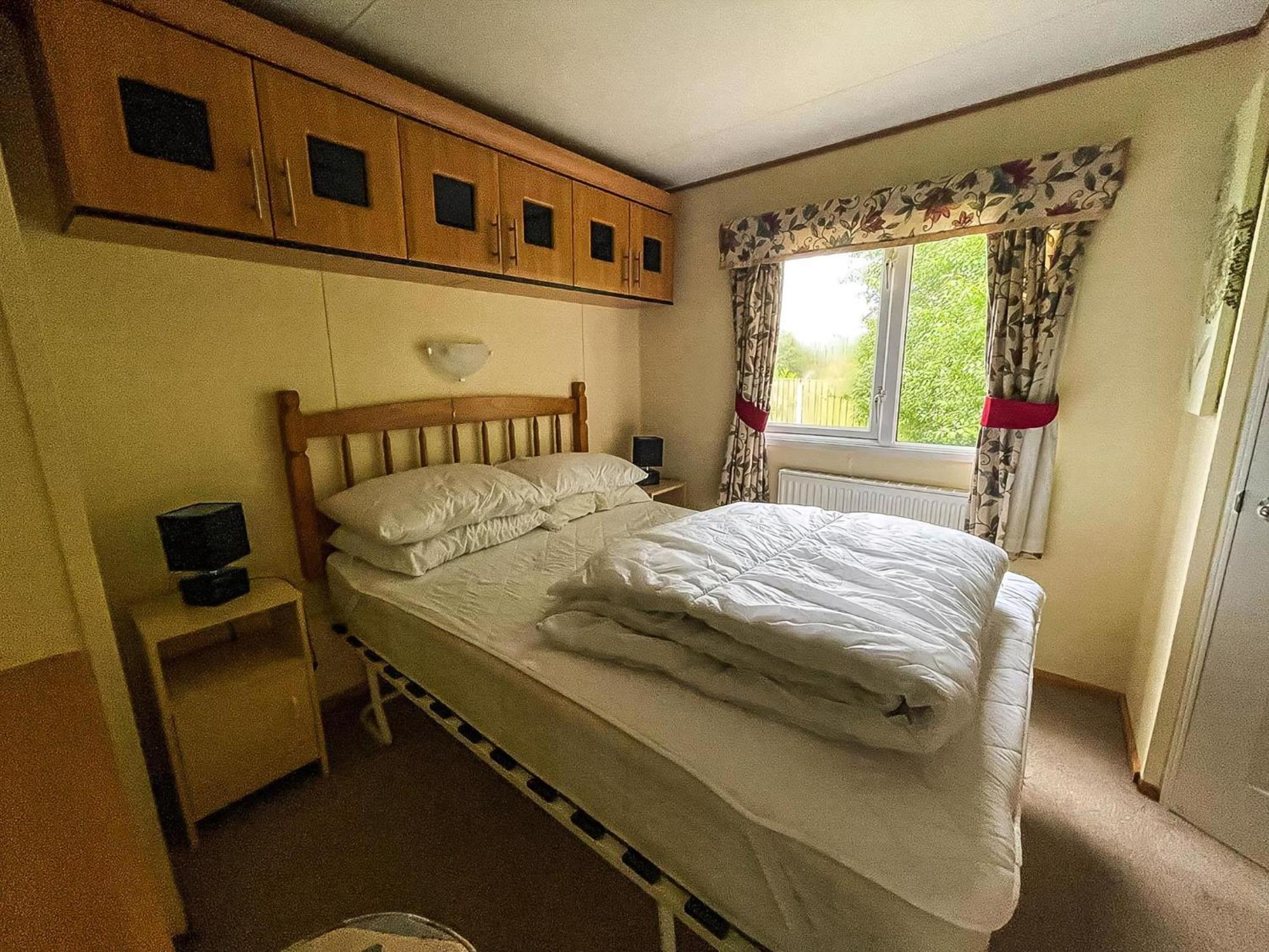 Great Dog Friendly Caravan To Hire With Field Views In Norfolk Ref 10132B Belton with Browston Exterior photo