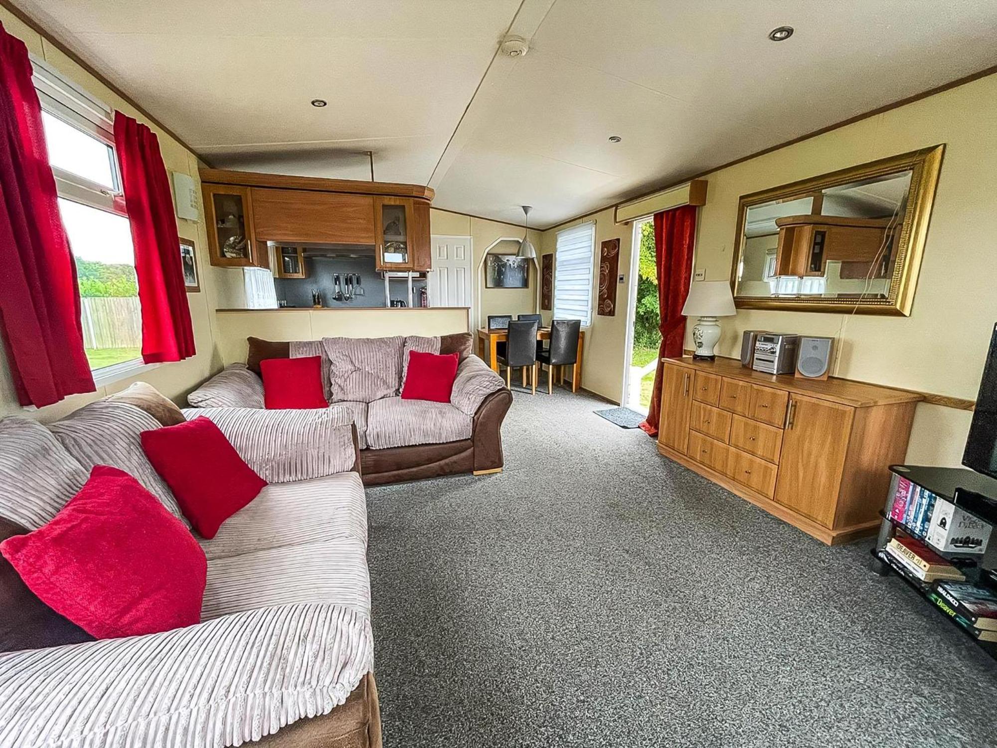 Great Dog Friendly Caravan To Hire With Field Views In Norfolk Ref 10132B Belton with Browston Exterior photo